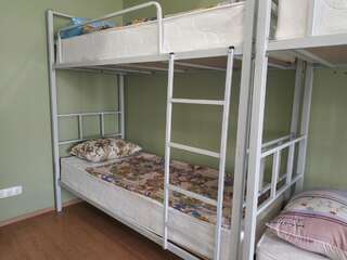 Хостелы Hostel64 Алматы Кровать в общем номере для мужчин и женщин с 10 кроватями-4