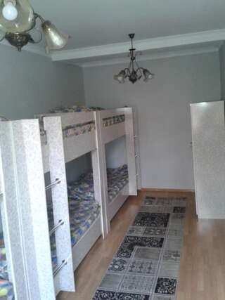 Хостелы Hostel64 Алматы Кровать в общем 6-местном номере-4