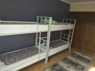Хостелы Hostel64 Алматы Кровать в общем номере для женщин с 4 кроватями-3