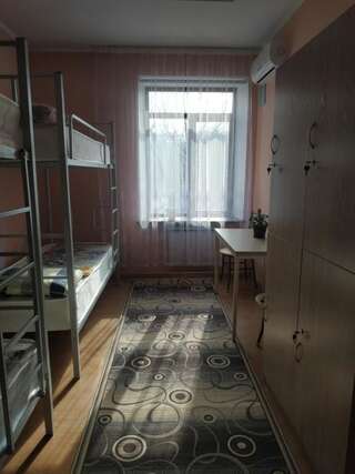Хостелы Hostel64 Алматы Кровать в общем номере с 4 кроватями-1